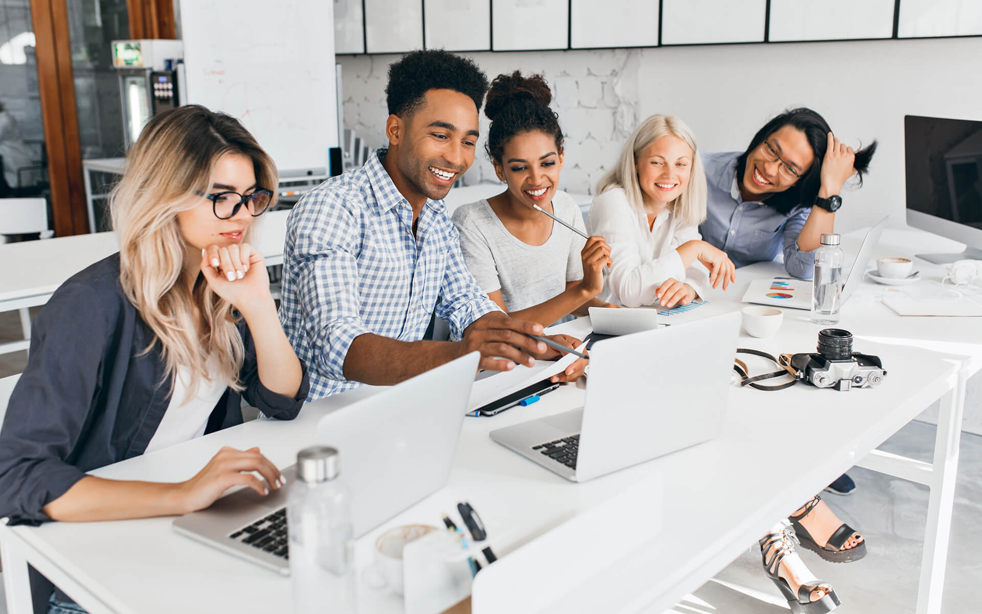 xAI Announces Grok-Powered Chatbot for E-Commerce Websites